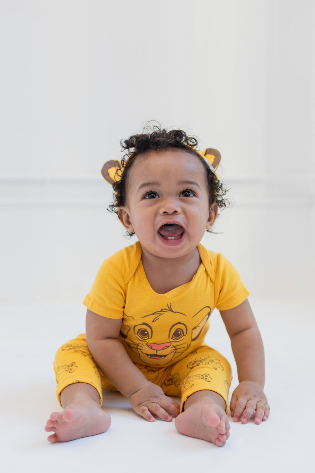 Disney Simba Short Sleeve Bodysuit & Pants & Hat