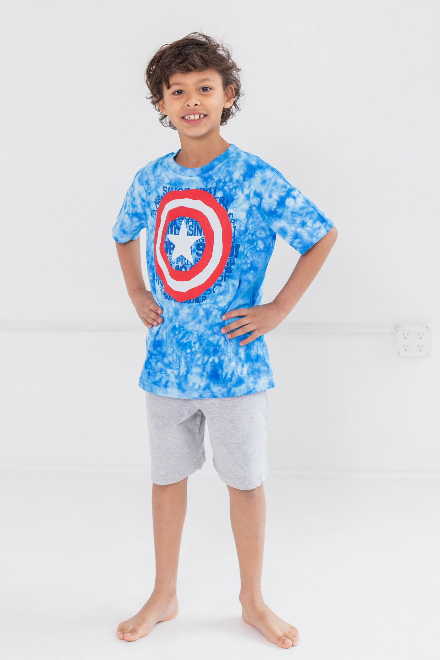 Camiseta con gráfico de Capitán América de Marvel y pantalones cortos de felpa francesa