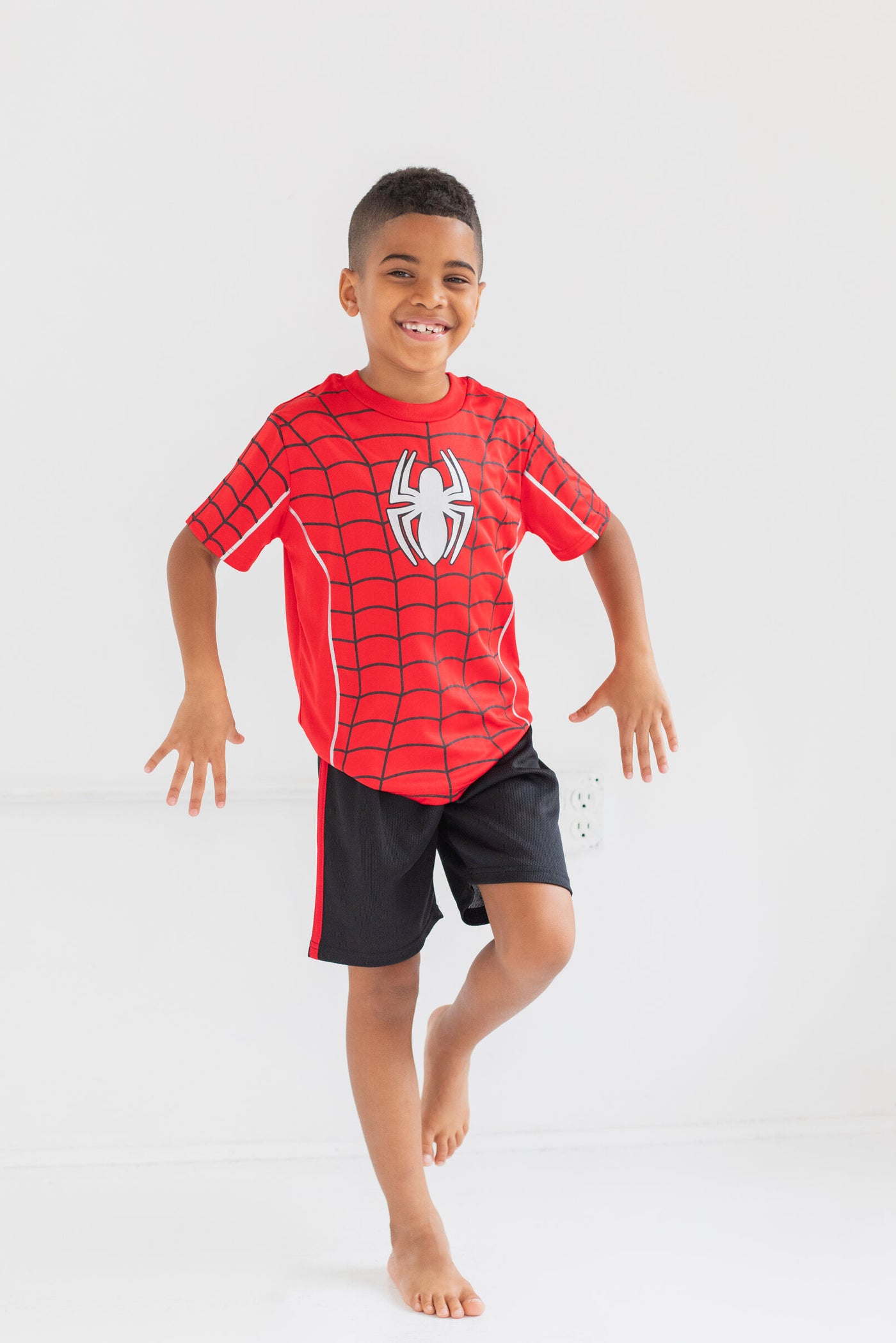 Marvel Spider-Man Athletic Pullover T-Shirt Mesh Shorts Outfit Set