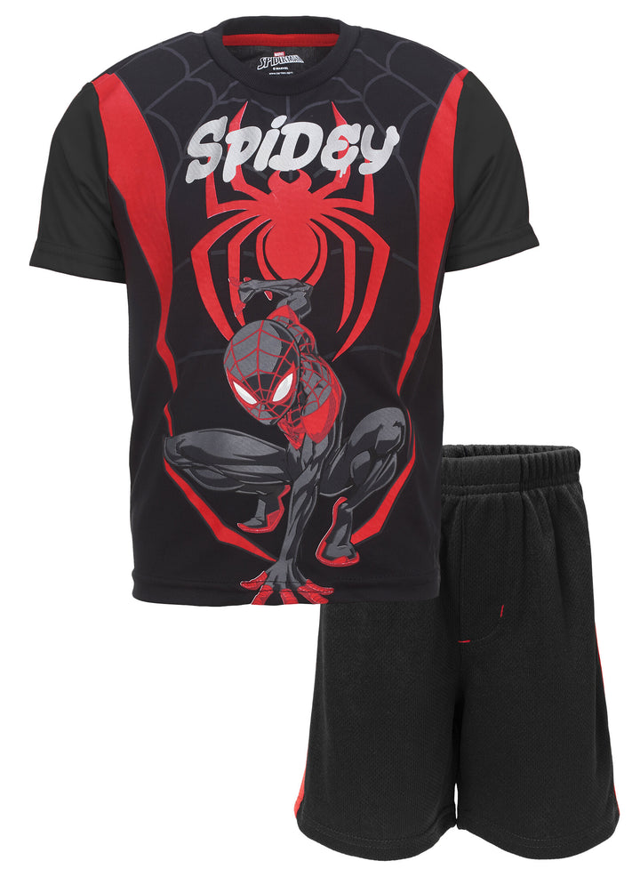 Conjunto de pantalones cortos de malla con camiseta atlética de Spiderman