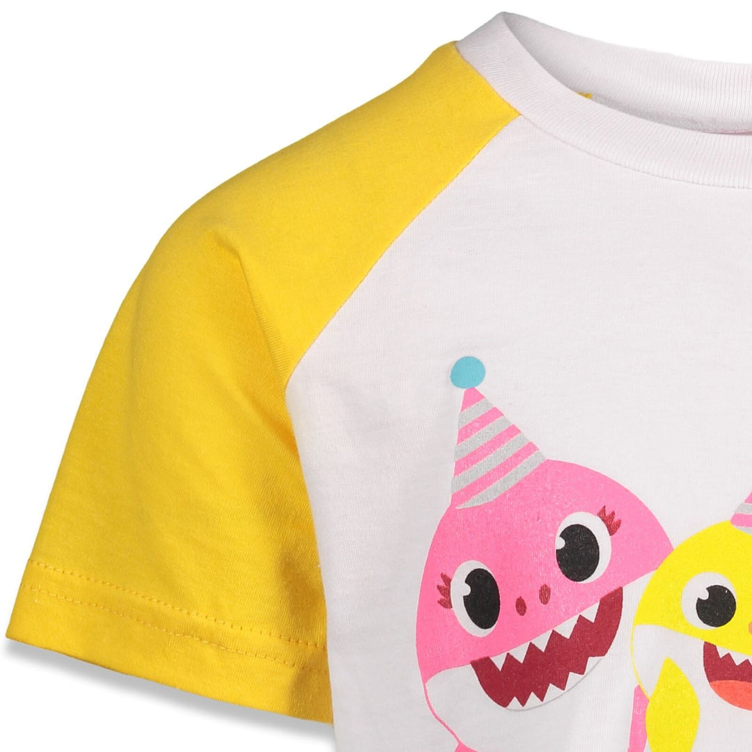 Conjunto de camiseta Pinkfong Baby Shark y pantalones cortos de felpa francesa