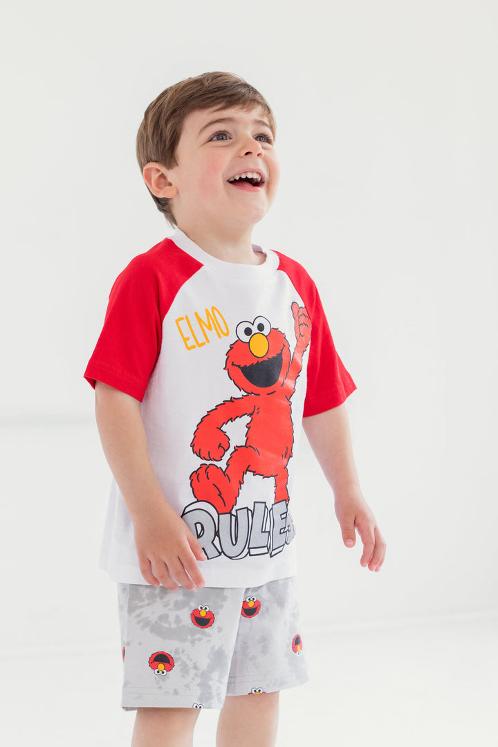 Camiseta con gráfico de Elmo de Barrio Sésamo y pantalones cortos de felpa francesa