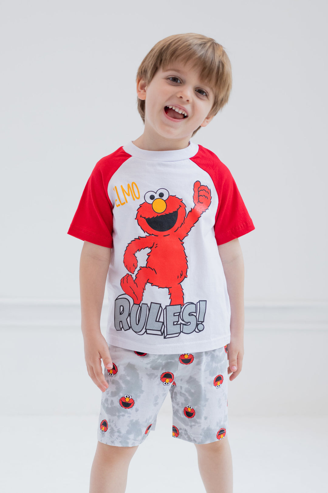 Camiseta con gráfico de Elmo de Barrio Sésamo y pantalones cortos de felpa francesa