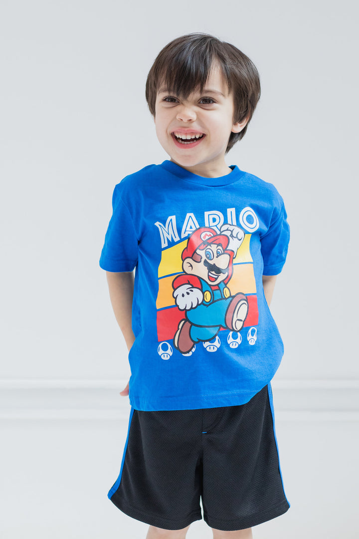 Conjunto de camiseta gráfica y shorts de Mario